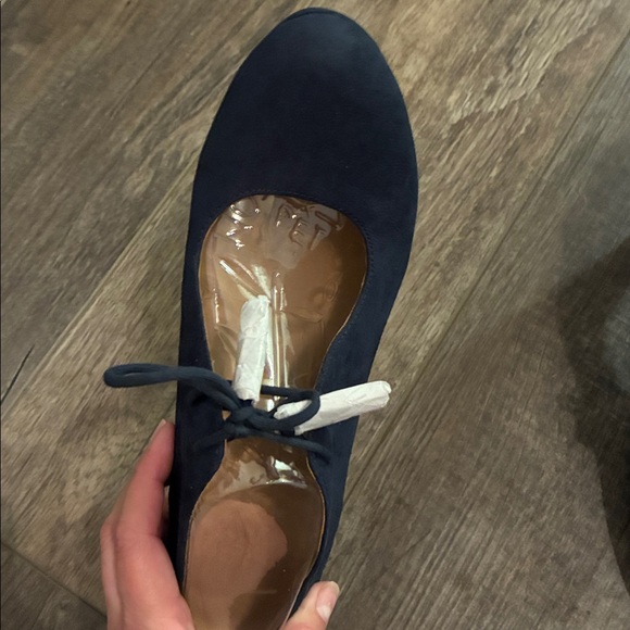 Naturalizer navy Paxton lace up pumps- new without box - Picture 3 of 8